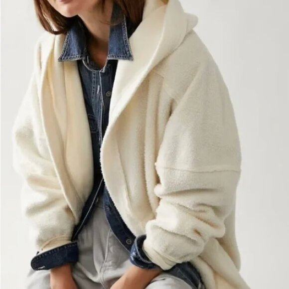 Free People Solid Ivory Nomad Hooded Relaxed Shacket Size Medium - Picture 2 of 7